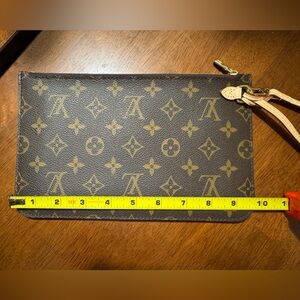 NWOT Louis Vuitton Wristlet